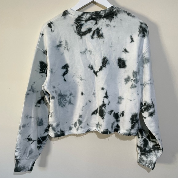 Stradivarius Powerpuff Girls Cropped Grey Tie Dye Sweatshirt Size Small BNWT - Picture 8 of 11